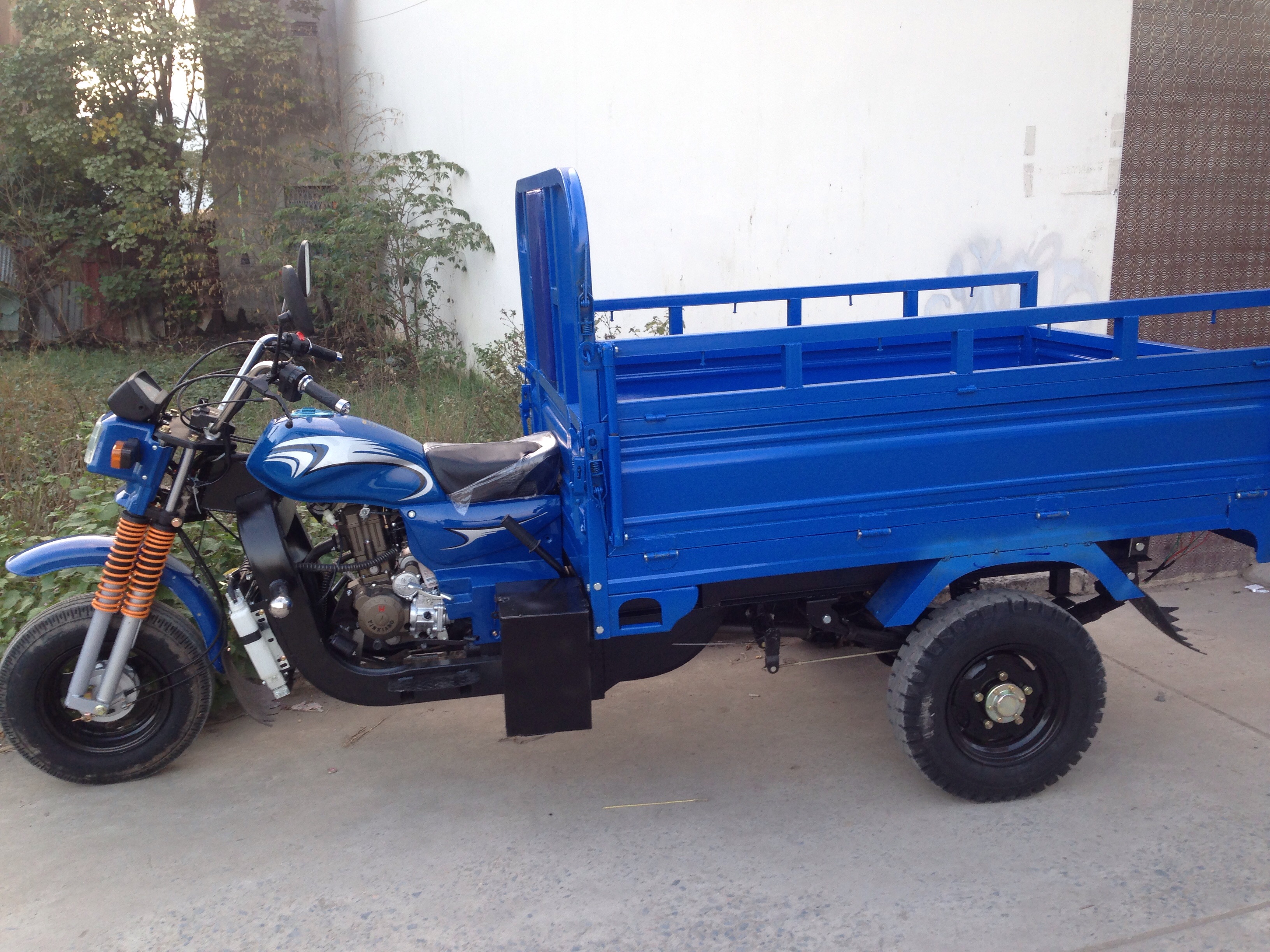 Xe ba gác chở thuê quận 8 - thuebagacsaigon.com