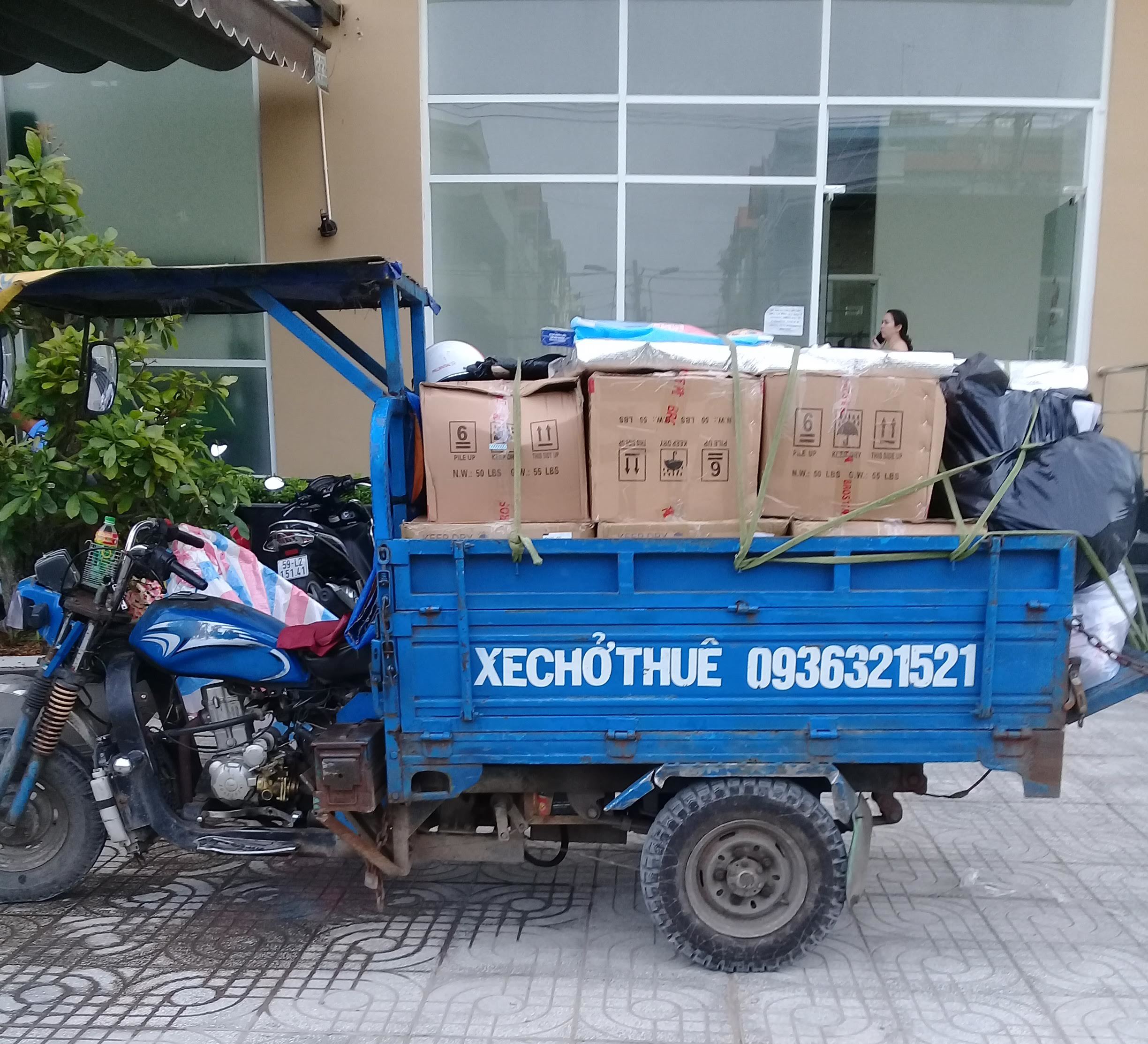 Xe ba gác chở thuê quận 1 - thuebagacsaigon.com